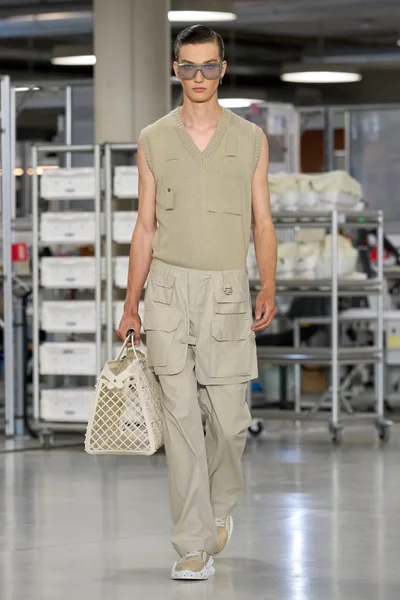 Look 40